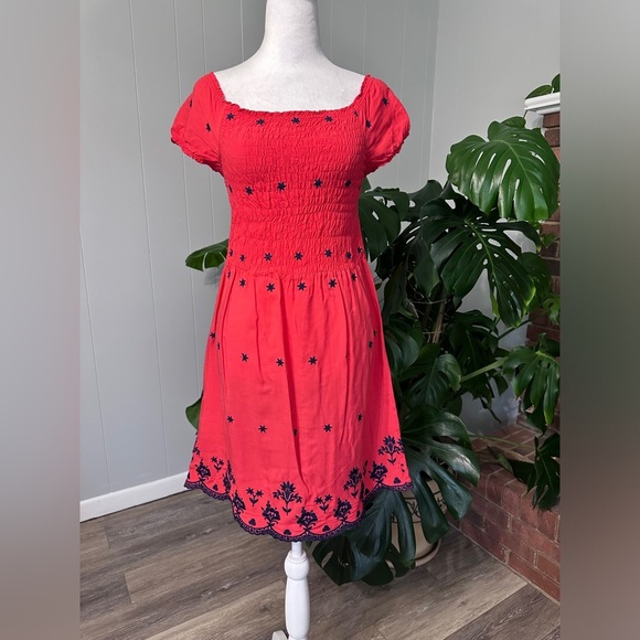 🛍️Love Tree Red with blue embroidered dress Size M - Picture 1 of 5